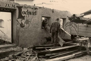 1958 renovierte ich den Lochwirt zu einem urigen Gästehaus mit 40 Sitzplätzen und 5 Gästebetten.